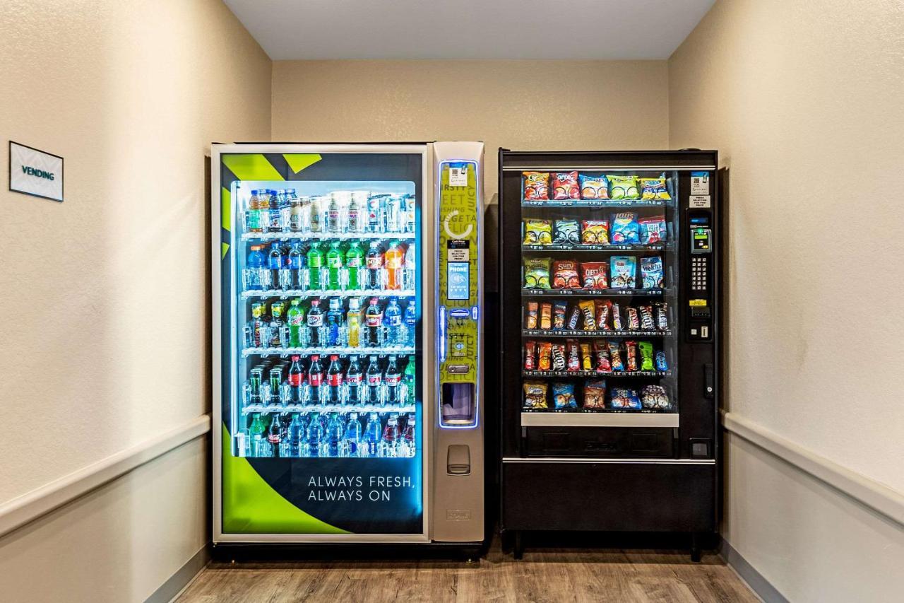 Woodspring Suites Naples Golden Gate Kültér fotó